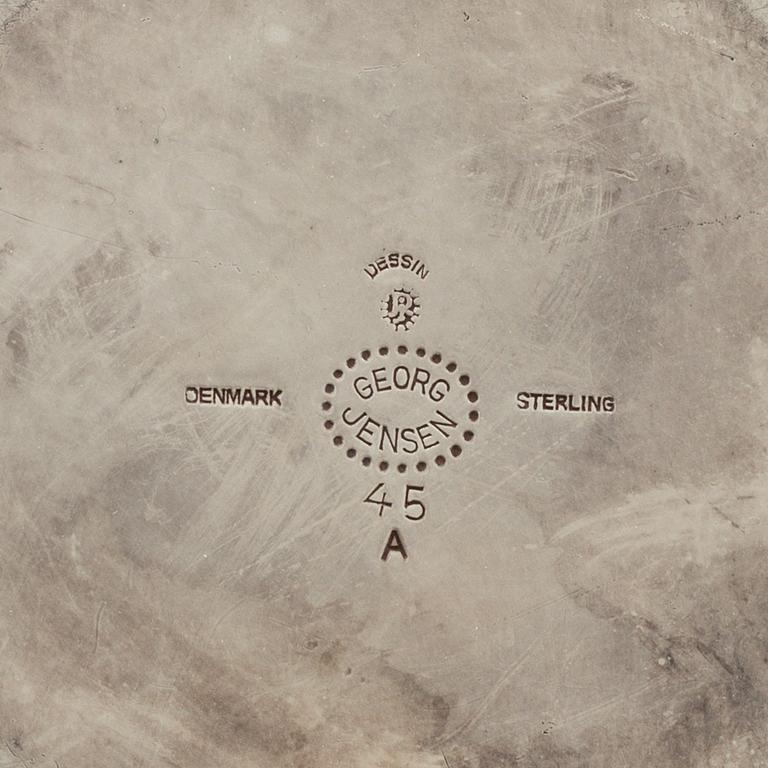 A silver coffee pot, designed by Johan Rodhe for Georg Jensen, Denmark, after 1945. Weight ca 647 grams.