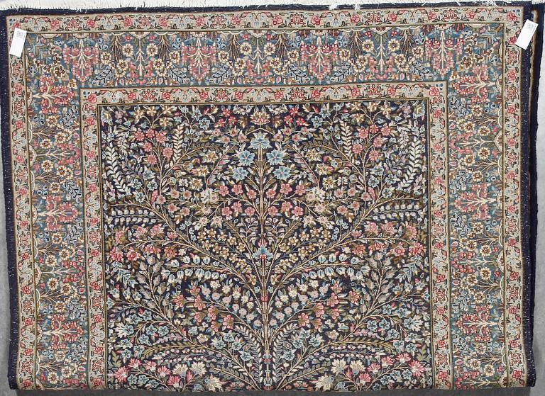 MATTA, sannolikt Kirman, ca 287x195 cm.
