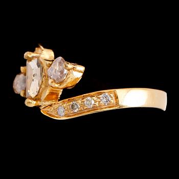 RING, 8 k guld, diamanter tot 1.08 ct.