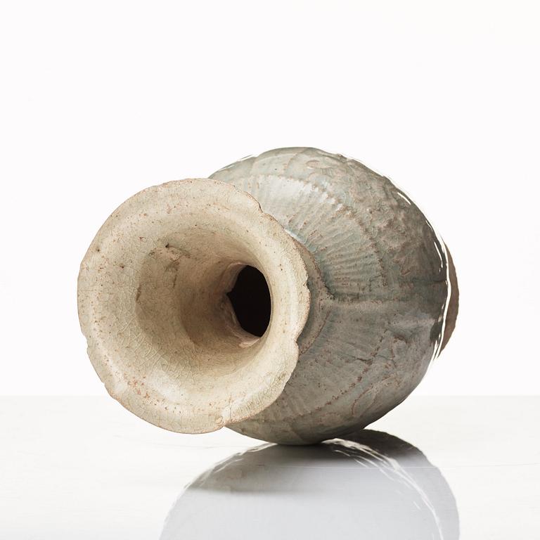 Vas, qinbaiporslin. Yuandynastin (1260-1368).