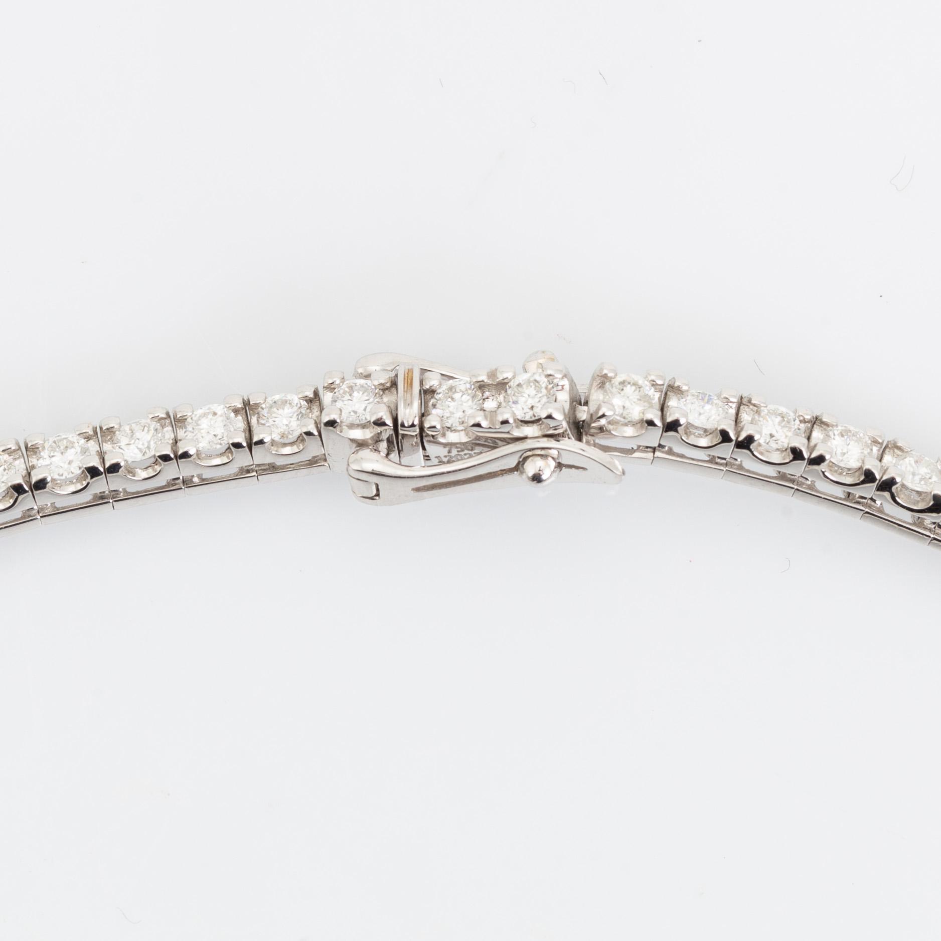 Brilliant cut diamond rivière necklace.