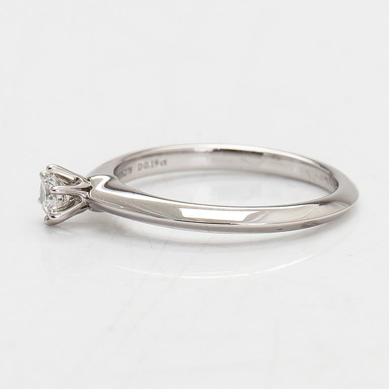 Tiffany & Co, a platinum ring with a diamond 0.19 ct. according to engraving.