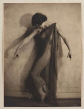 Karl Struss, "48 photographs of the female figure".