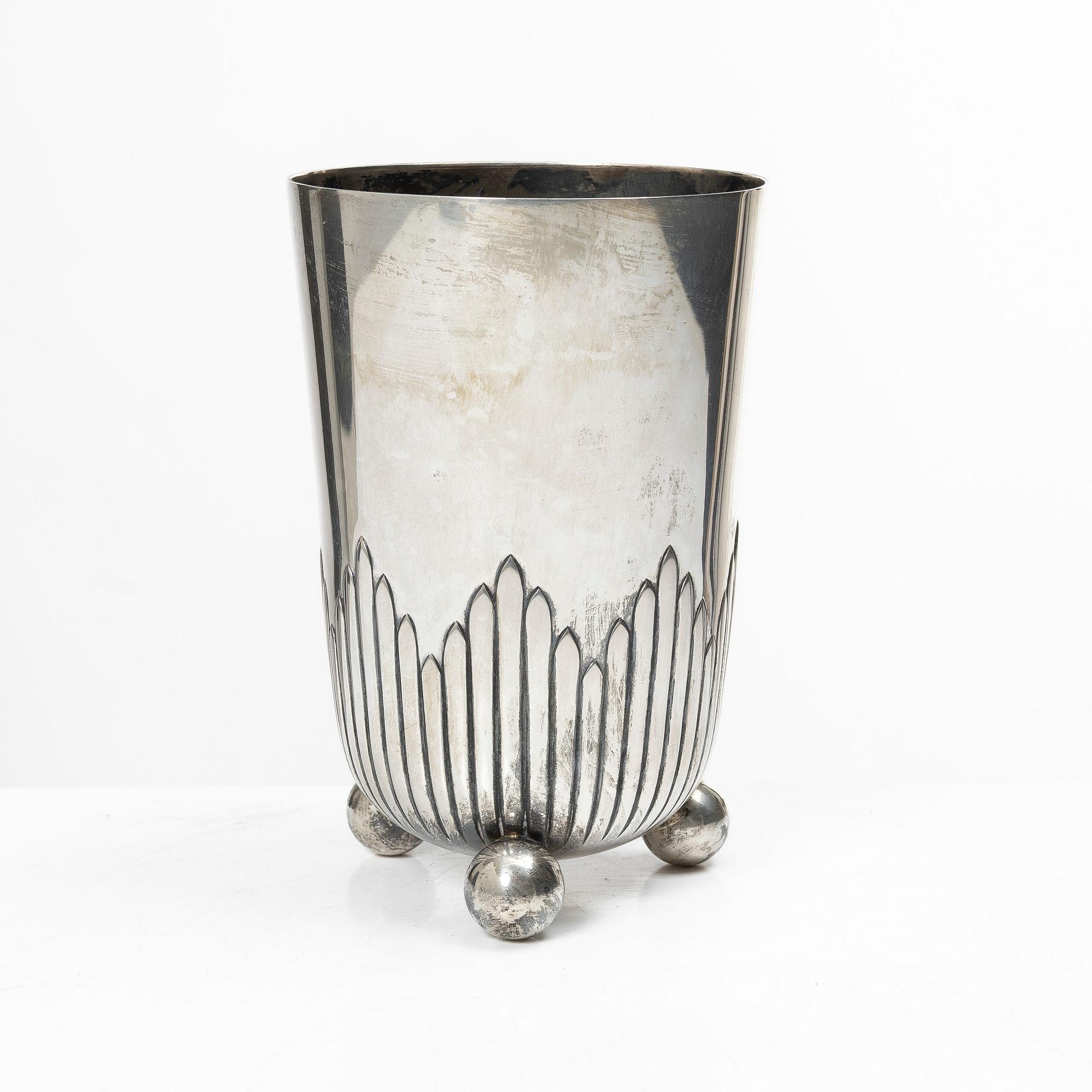 Vase on ball feet, silver, Wilhelm T. Binder, Germany, first half of the 20th century.