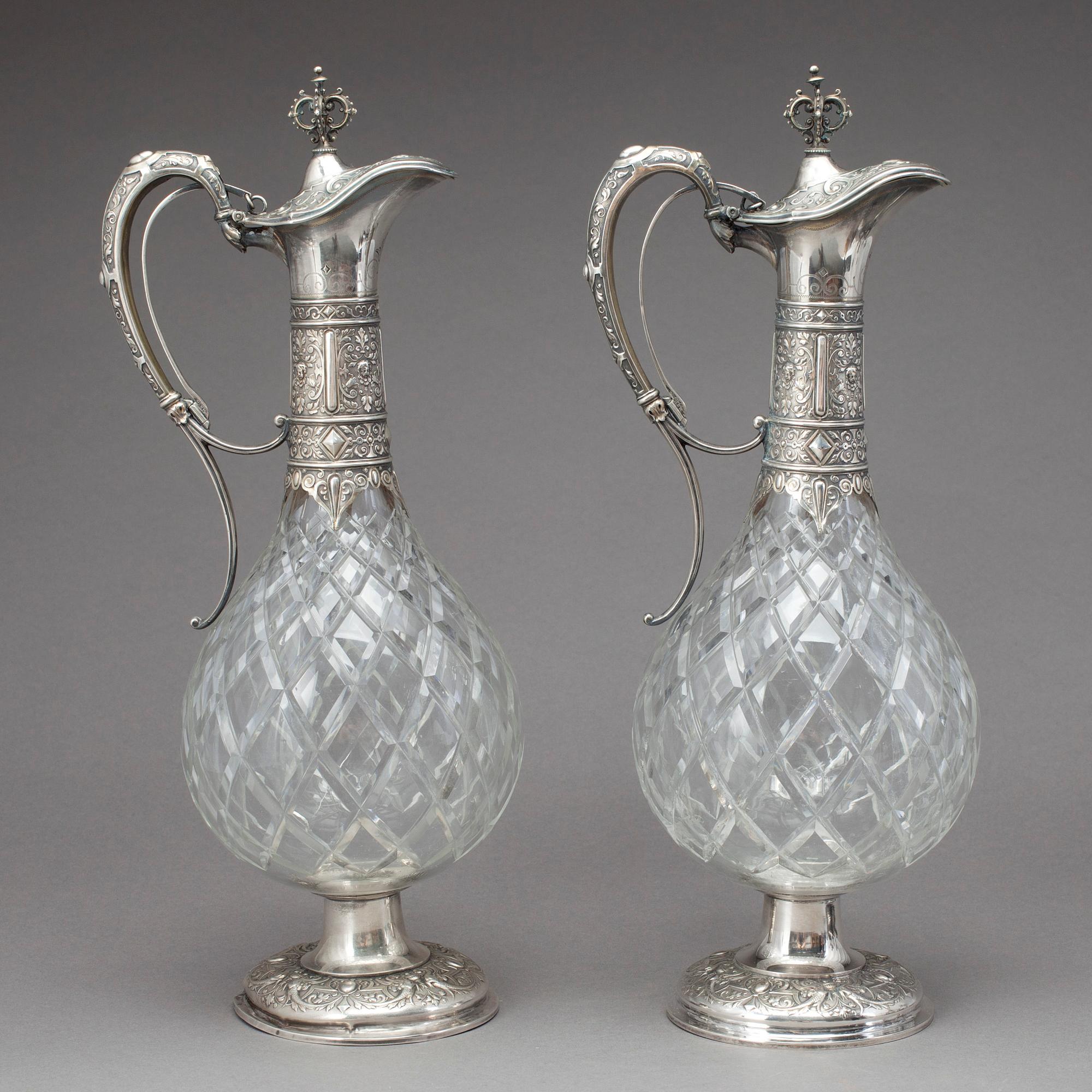 KARAFFER, silver och glas, ett par, Tyskland. Nyrenässans. 1877.