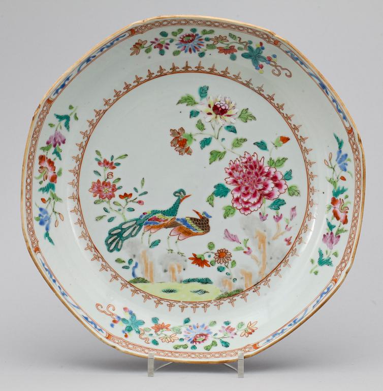 SKÅLFAT, kompaniporslin. Qing dynastin, Qianlong (1736-95).