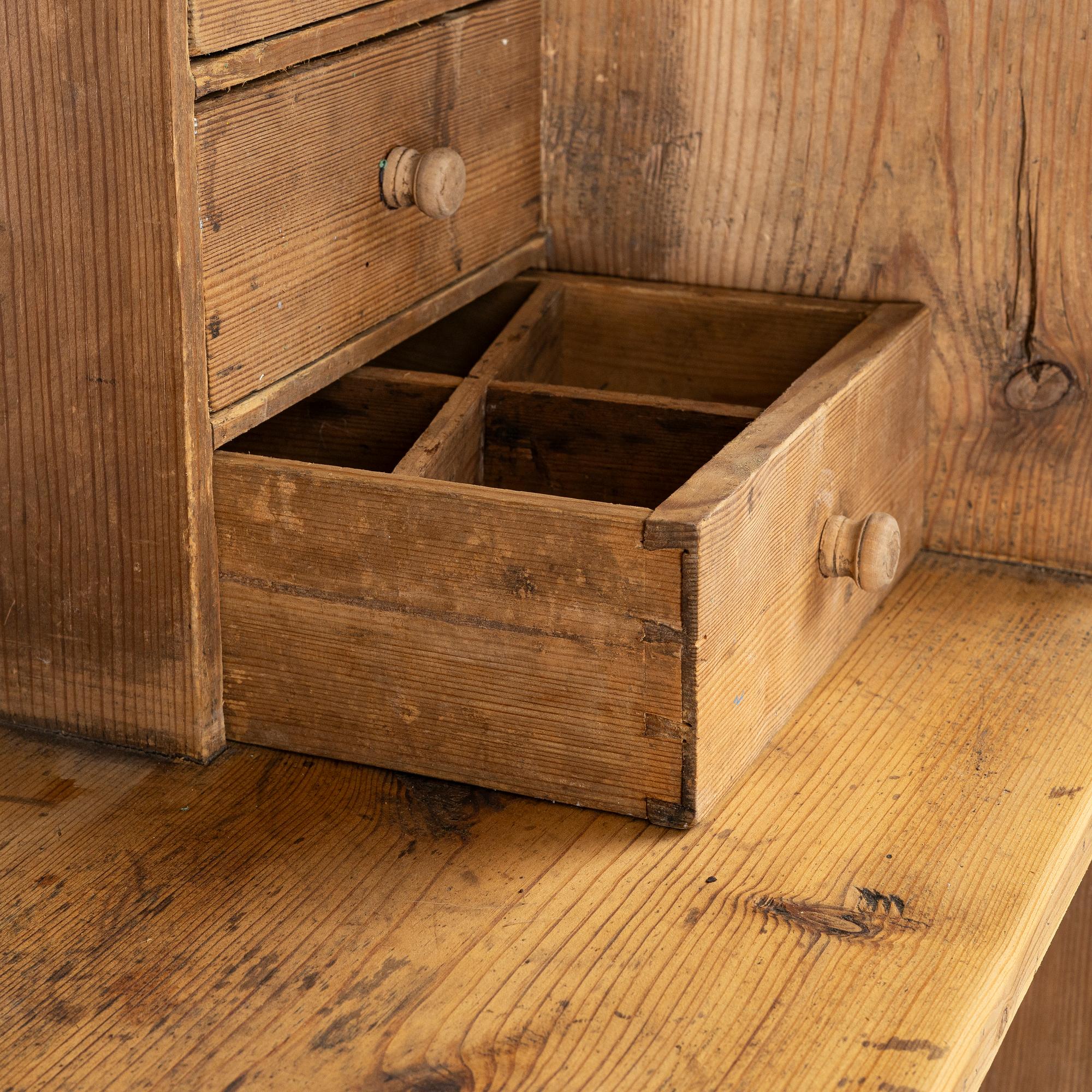 Cabinet, 19th century.