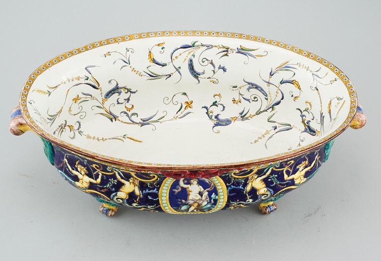 A majolica jardiniere from late 19th century.