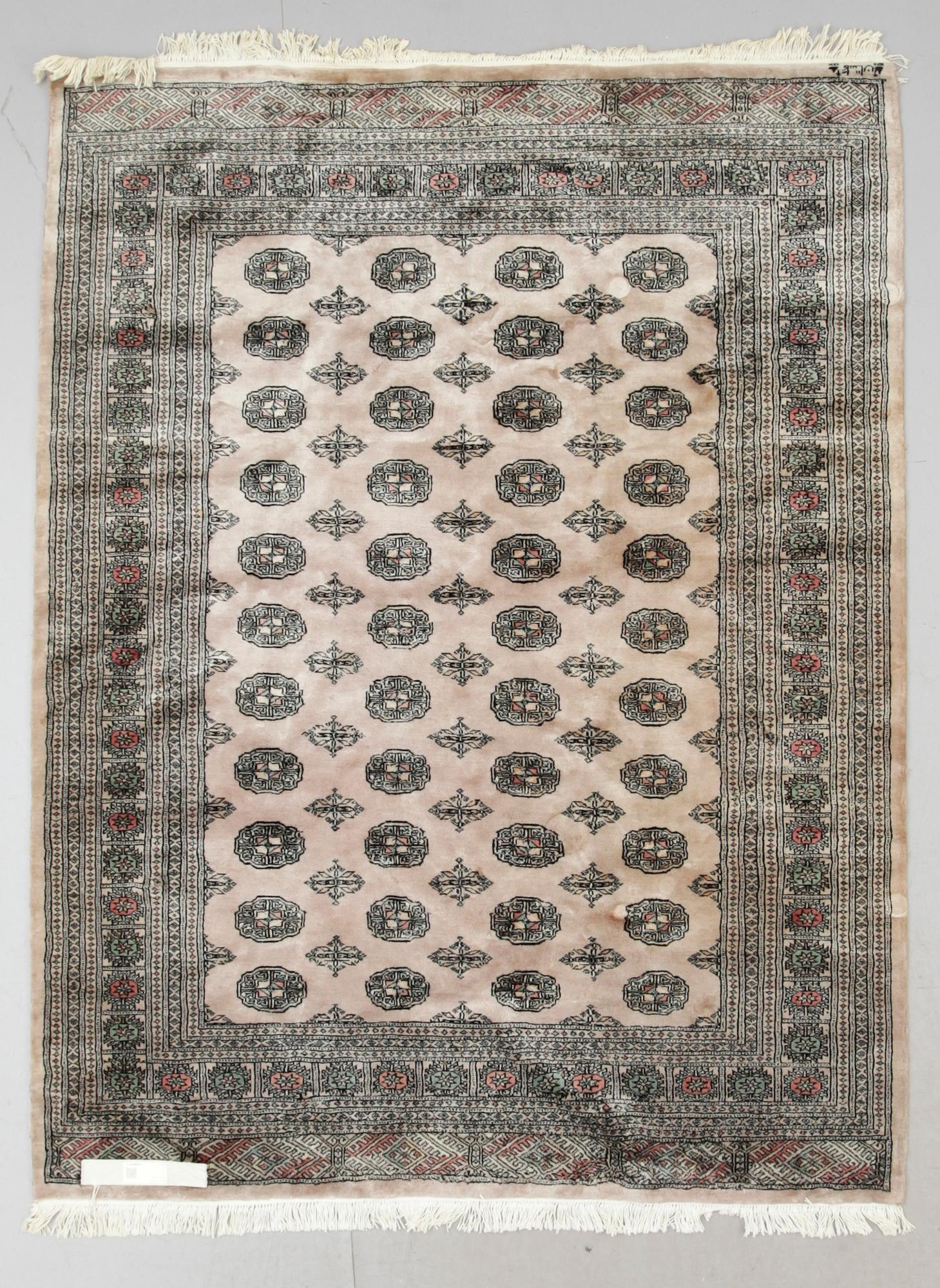 MATTA, orient, ca 231 x 177 cm.