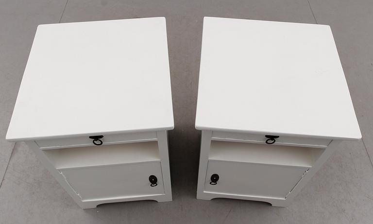 SÄNGBORD, 1 par, 1900-talets första hälft.