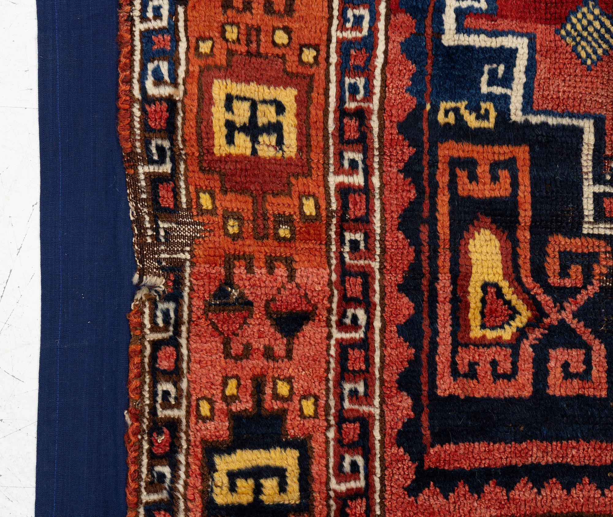 Fragment, antik Shavak, Tunceli området, östra Anatolien, ca 77 x 95 cm (87 x 113 cm med foder).