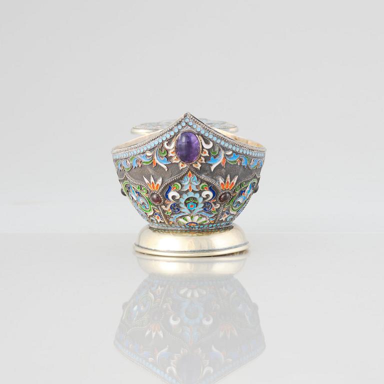 A Russian early 20th Century silver-gilt and enameled kovsh, mark of Semen kazakov, Moscow 1908-1917.