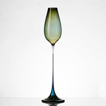 A Nils Landberg glass goblet, Orrefors.