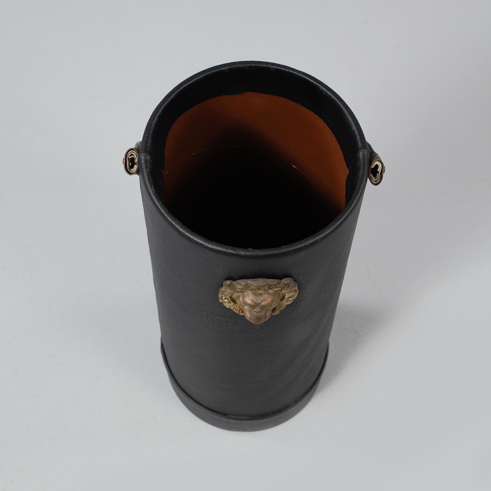 PARAPLYSTÄLL, 1900-talets andra hälft.