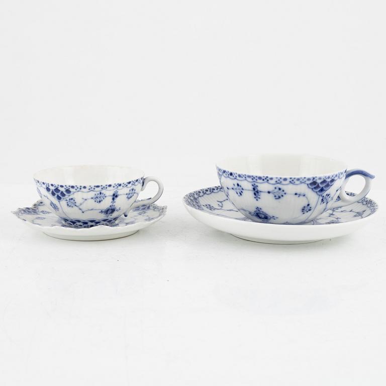 Royal Copenhagen, a 48-piece 'Musselmalet' porceain service, Denmark.