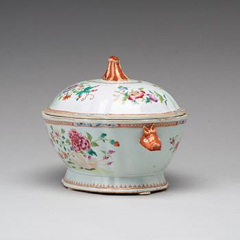 A famille rose 'double peacock' tureen with cover, Qing dynasty, Qianlong (1736-95).