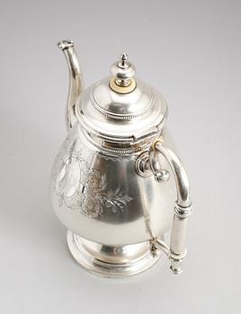 KAFFEKANNA, silver, CG Hallberg, Stockholm 1881. Vikt ca 490 gram.