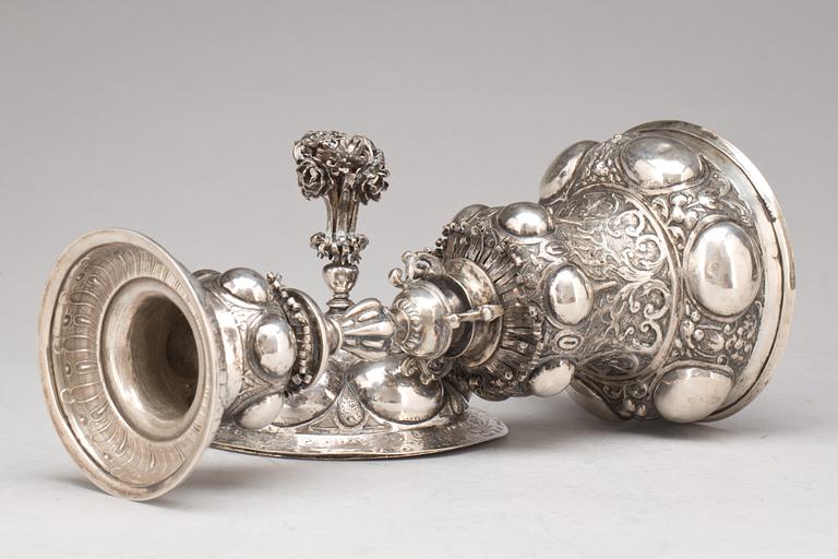 POKAL, silver, barockstil, 1800-tal. Vikt ca 552g.