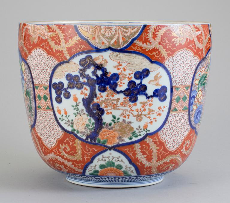 YTTERFODER, porslin, Japan, omkring sekelskiftet 1900.