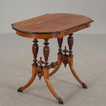 SALONGSBORD, nyrenässans, 1800-talets slut.