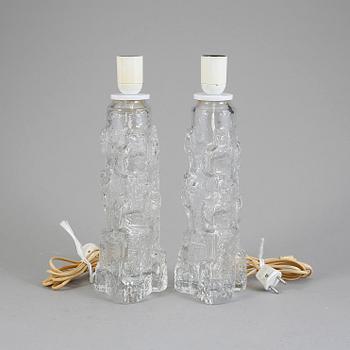 BORDSLAMPOR, ett par, glas, möjligen Reijmyre. 1960-tal.