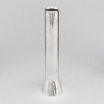 SIGURD PERSSON, a sterling silver vase, Stockholm, 1979.