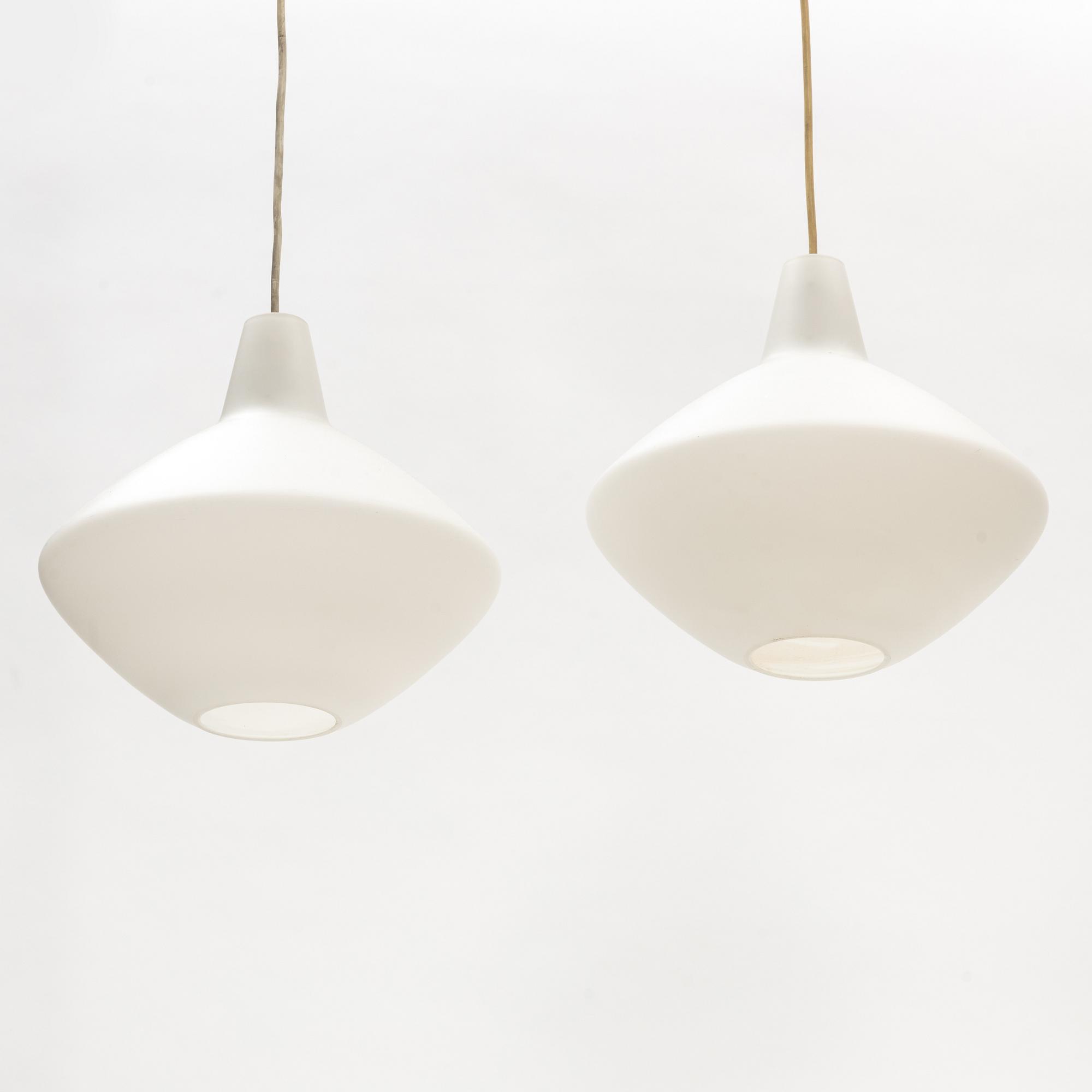 Lisa Johansson-Pape, taklampor, ett par, 'Onion-Lamp' / "Kantiga löken", Iittala, Asea, 1950-tal.