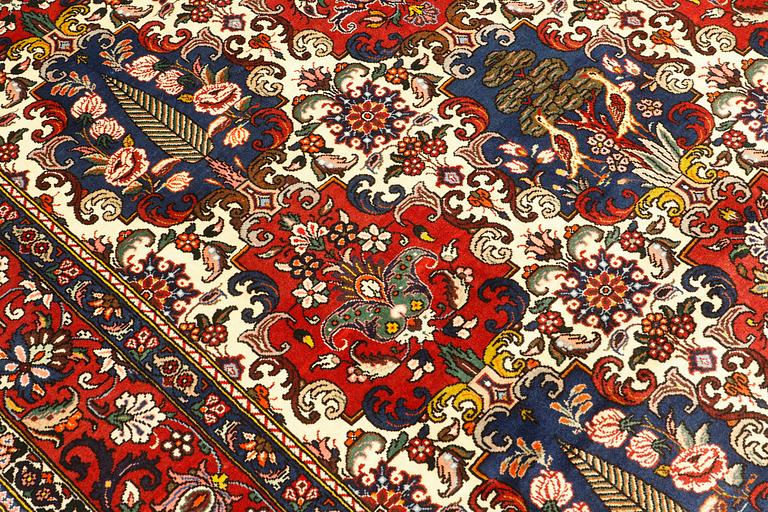 A carpet, Figural Baktiari, ca 305 x 205 cm.