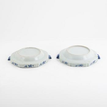 A pair of blue and white porcelain hot water plates, China, Qianlong (1736-95).