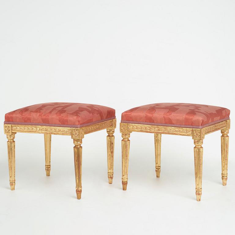 TABURETTER, ett par, av Carl Fredrik Flodin (mästare i Stockholm 1776-95), gustavianska.
