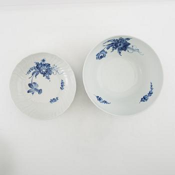 Service approximately 140 pieces "Blue Flower" Royal Copenhagen Denmark 20th century porcelain.
