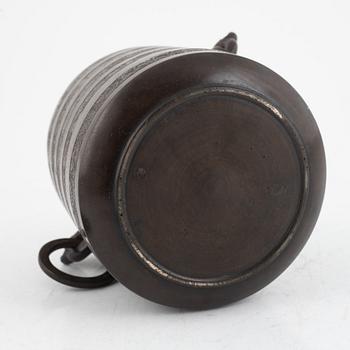 A Japanese bronze jar with cover, Meiji (1868-1912).