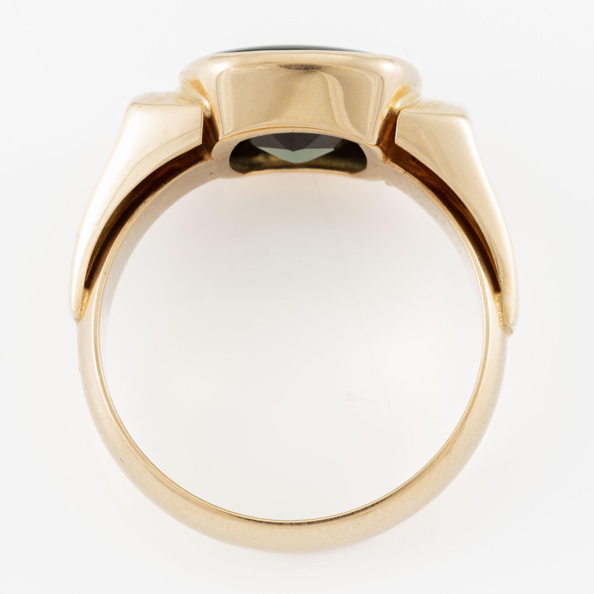 Ring, Alton, 18K gold with synthetic green spinel.