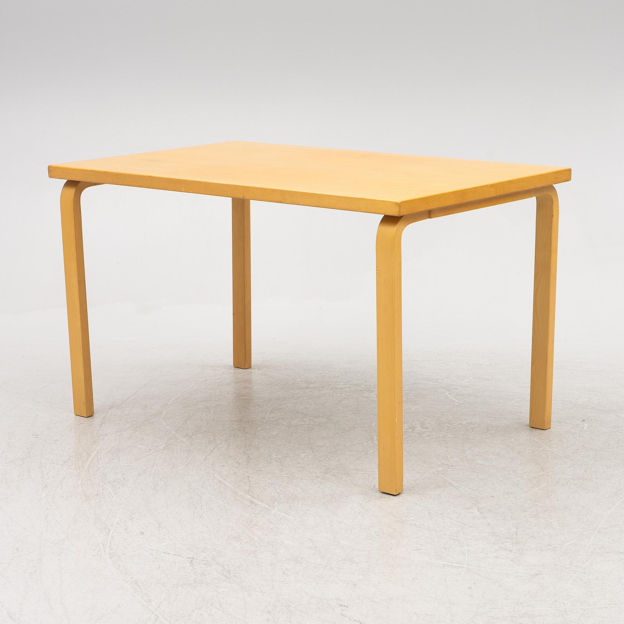 Alvar Aalto, bord, modell 81B, Artek, Finland 1900-talets senare del.