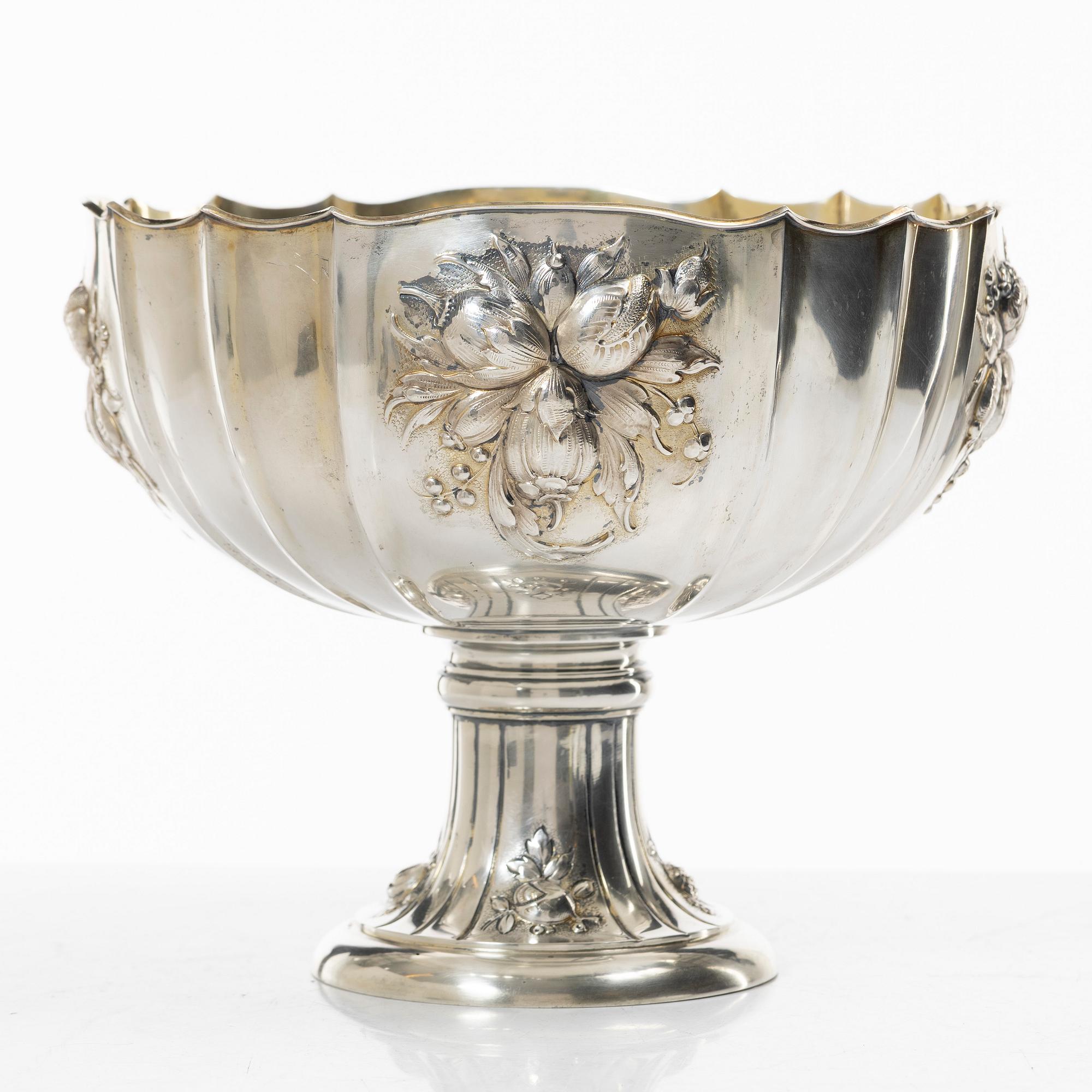 A silver punch-bowl on foot, Swedish import marks company Ragnar Ericson, Malmö 1939.