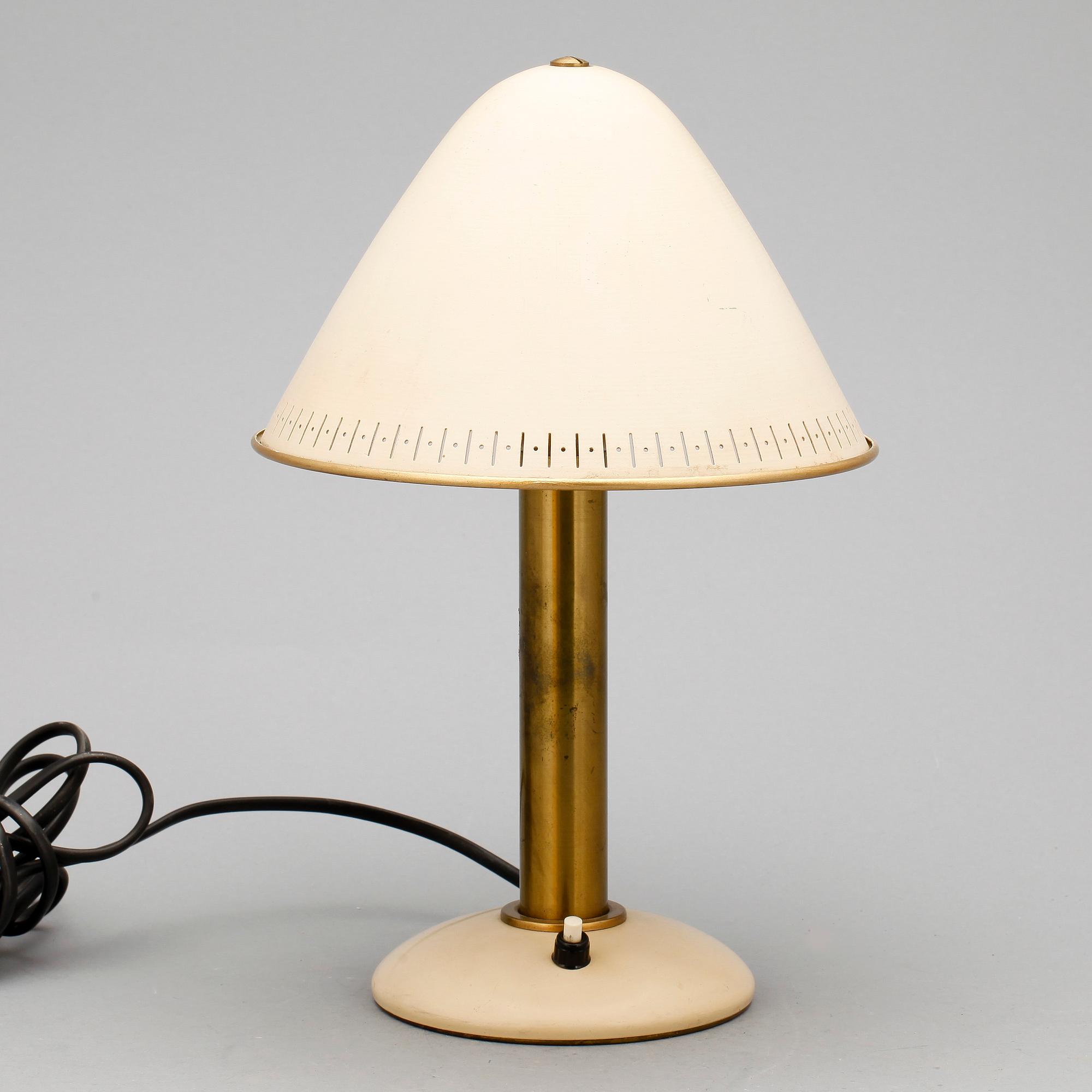 BORDSLAMPA, 1900-talets första hälft.