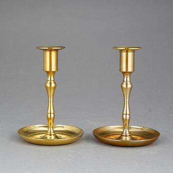 LJUSSTAKAR, ett par, mässing Skultuna.