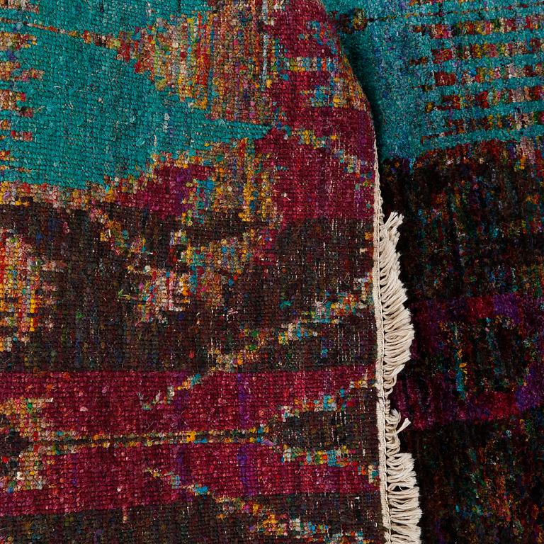 GALLERIMATTA, Indien, silke 250 x 80 cm.