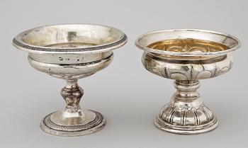 SKÅLAR PÅ FOT, 2 st, silver, bla Österrike, 1800-tal.