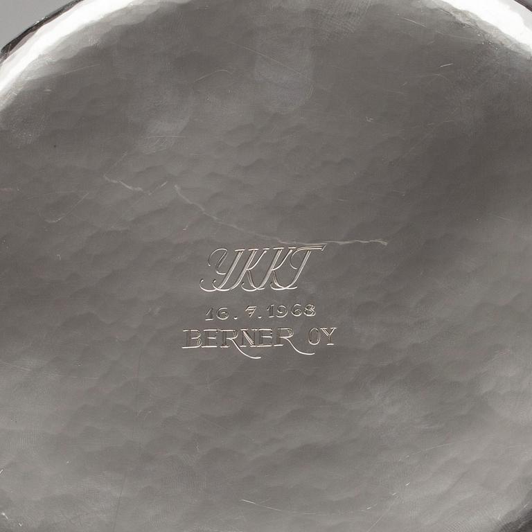 TAPIO WIRKKALA, SKÅL, silver, signerad TW, Hopeakeskus Oy, Tavastehus 1966. Vikt 519 g.