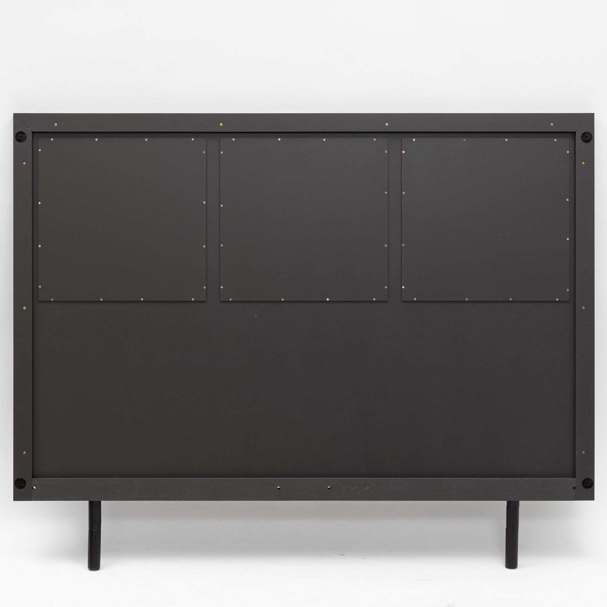 An 'Edge' headboard from Englessons.