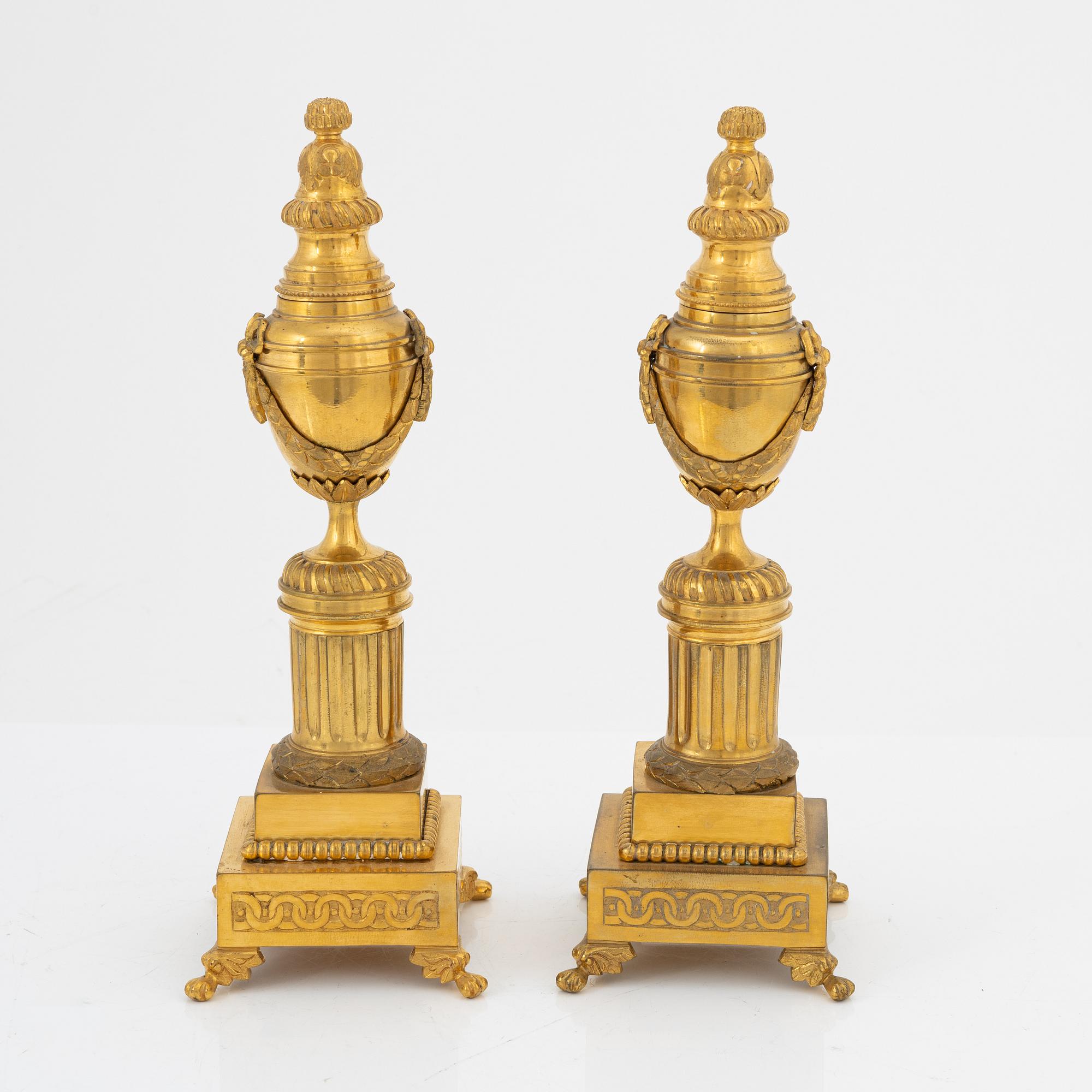 A pair of brass casolettes from AG Dufva, from around the year 1900.