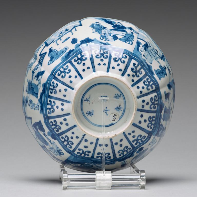 A blue and white bowl with immortals, Qing dynasty, Kangxi (1662-1722).