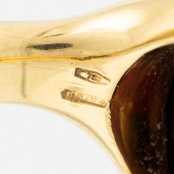 Pomellato, ring 18K guld med cabochonslipad granat.