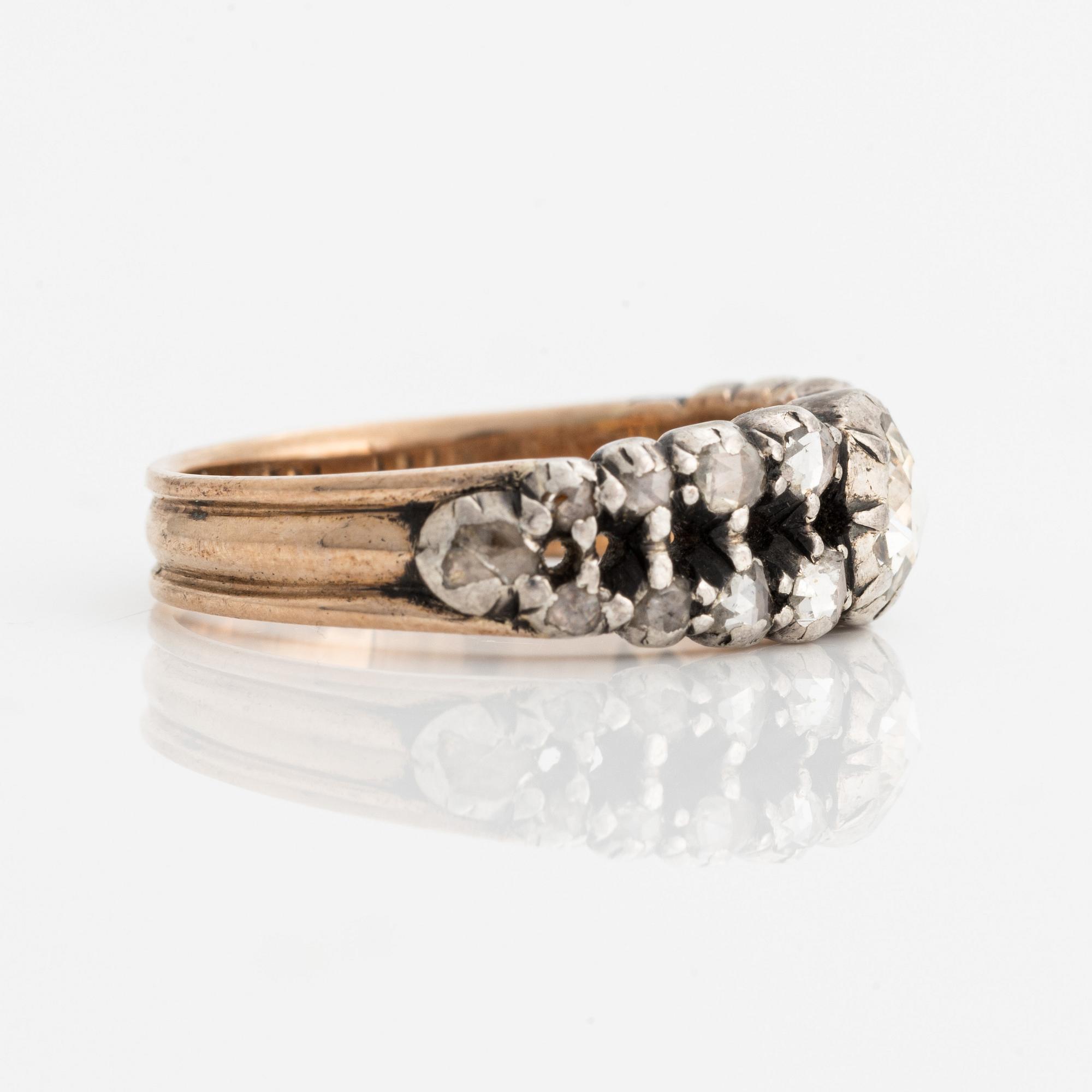 Ring guld och silver med rosenslipade diamanter.