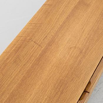 Sideboard, ”Racquet”, Hans K, samtida.