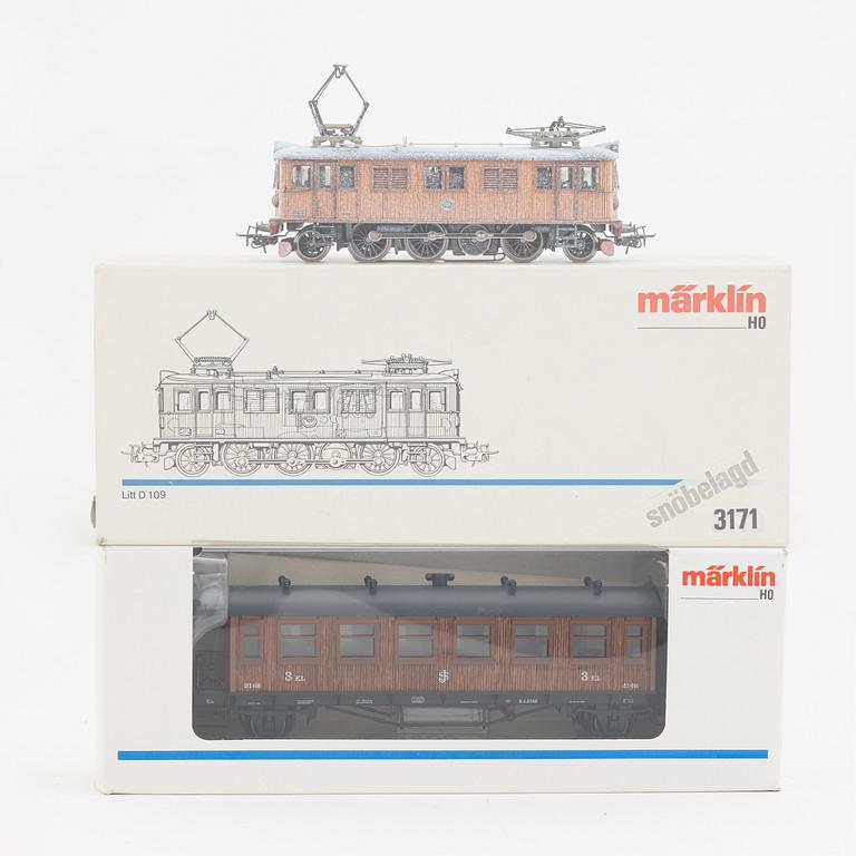 Märklin, ellok, modellnr 3171, samt personvagn, spår H0, i låda.