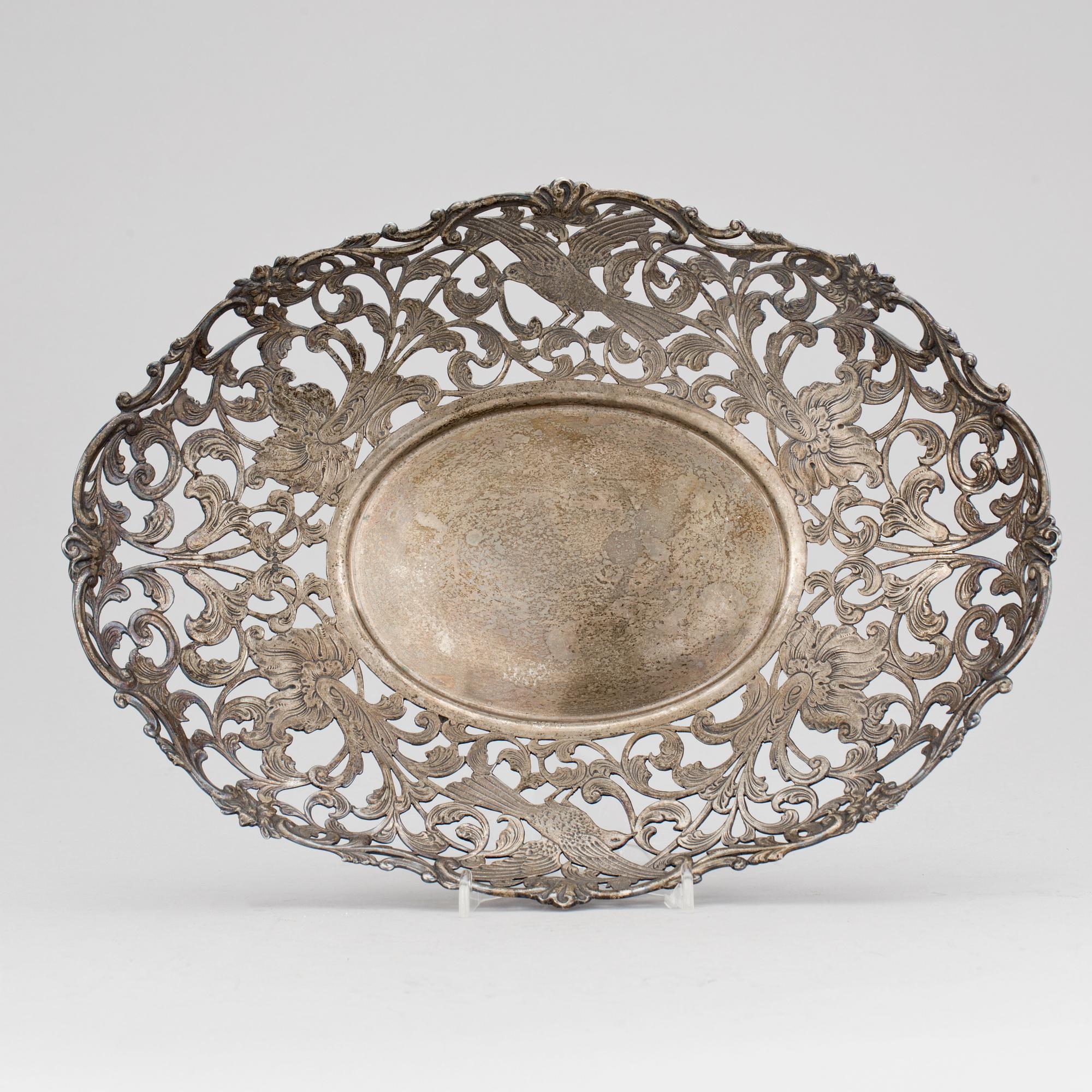 SKÅL, silver, Nederländerna, omkring sekelskiftet 1900. Vikt ca 688 gram.