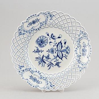 Servisdelar, 15 st, porslin. "Lökmönstret", Meissen, Tyskland.