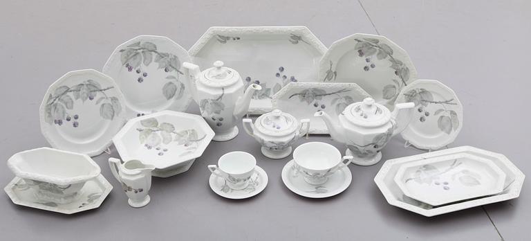 MATSERVIS, 74 delar, porslin, "Maria", Rosenthal, 1900-talets mitt.